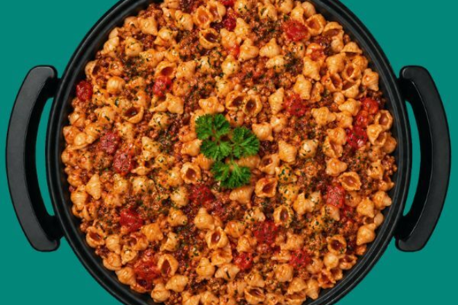 Schelpenmacaroni gehakt eten bestellen ameland pan