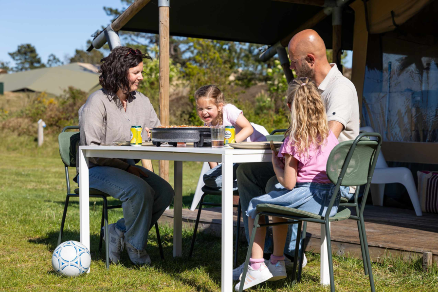 Ameland pan familie maaltijd vakantie