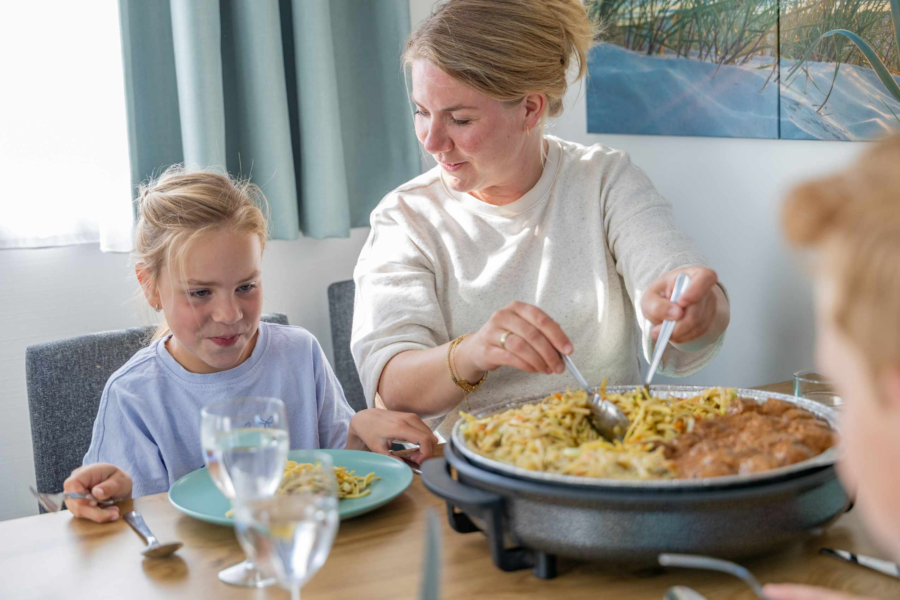Ameland pan opscheppen gezinsmaaltijd